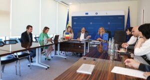 MIPE: Acordarea ajutoarelor sociale pentru persoanele defavorizate intră în linie dreaptă