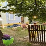 Curtea Sinagogii din Făgăraș prinde viață, după 30 de ani, prin proiectul „Făgăraș Însuflețit” (FOTO) 1 288667088 324122799909630 7870471657780485073 n