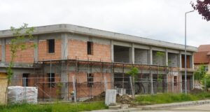 Lucrările la creșa din Ghimbav ar putea fi finalizate chiar în această toamnă