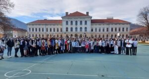 Peste 3.000 de absolvenți de liceu din Brașov s-au înscris pentru susținerea examenului de Bacalaureat în sesiunea iunie-iulie 2022