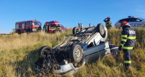 Autoturism răsturnat între Făgăraș și comuna Șoarș
