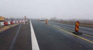 S-au răspândit peste 100 de tone de material antiderapant în ultimele ore