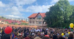 Start în noul an școlar! La ce oră sună primul clopoțel în școlile și grădinițele din județul Brașov