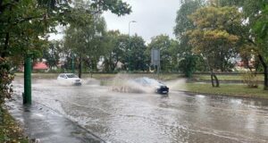 VIDEO Prăpăd la Brașov! Vijelie, grindină și inundații