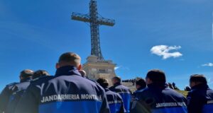 Înălțarea Sfintei Cruci, sărbătorită de jandarmii montani pe platoul de la Crucea Caraiman