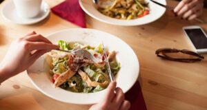 Când mergi la restaurant vei putea afla exact ce ingrediente se află în mâncarea ta