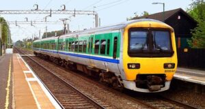 Guvernul spaniol își încurajează cetățenii să renunțe la mașină, oferind 1 milion de abonamente de tren gratuite