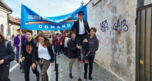 Botezul bobocilor din clasa a IX-a de la Șaguna s-a ținut la Pietrele lui Solomon