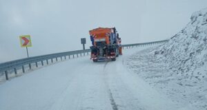 DRDP Brașov-33 de tone de material antiderapant împrăștiate în ultimele ore