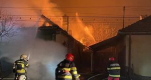 Casă mistuita de flăcări în Râșnov…o familie a rămas pe drumuri (FOTO)