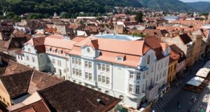 Fosta Bancă săsească, cel mai mare centru cultural din Brașov. Artiștii invitați să își înscrie lucrările