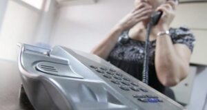 DNSC: Nu vă lăsați păcăliți de vocile false generate cu inteligență artificială