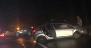 Accident pe drumul Poienii! Un șofer a intrat într-un parapet (FOTO)