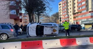 Accident spectaculos pe Calea București! Un șofer s-a dat cu mașina peste cap (FOTO)