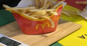Clienți țepuiți! Ce nereguli au descoperit inspectorii ANPC la KFC și Mc Donald s