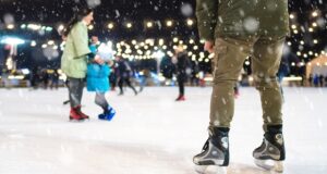 Patinoarul Olimpia de la poalele Tâmpei îşi deschide porţile în ajun de Moş Nicolae