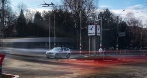 Cum se circulă în sensul giratoriu? Poliția Română vă explică!