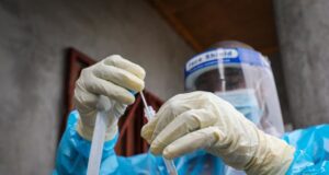 Motiv de îngrijorare! Cazurile celor infectați cu varianta Omicron sunt în creștere