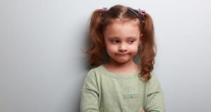 DGASPC Brașov este în căutare de asistenți maternali! Vezi ce condiții trebuie să îndeplinești ca să devii și tu unul