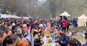 Muzică și voie bună la Pietrele lui Solomon. Brașovenii s-au prins în hore (VIDEO)