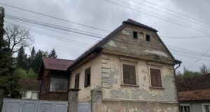 Săcelenii prețuiesc monumentele istorice! Fosta casă a profesorului Nicolae Colceag a intrat în renovare