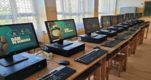7 instituții educaționale din județul Brașov vor primi calculatoare prin proiectul Dăm Click pe România