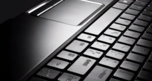 Un bărbat de 37 de ani a sustras un laptop în valoare de 6.000 lei! Hoțul din Sibiu nu se află la prima abatere