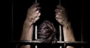 Bărbat de 33 de ani, reținut pentru gesturi obscene într-un mijloc de transport