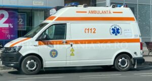 Accident grav la ieșirea din Brașov! O ambulanță aflată în misiune și un autoturism s-au ciocnit. Cinci persoane, rănite