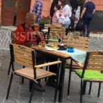 Fostul premier ”Stolo” s-a relaxat la un pahar de bere în centrul Brașovului (FOTO) 2 stolojan6