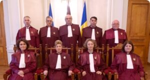 În România nu mai există democrație. Când judecătorii numiți politic, nu alegătorii, decid cine conduce țara