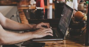 Antreprenorii vor putea înregistra o companie în orice stat membru în 48 de ore, complet online