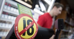 Peste 32.000 de magazine vor interzice vânzarea de produse cu nicotină minorilor