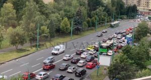 Va fi tot mai scump să ai mașină. După creșterea TVA, a accizelor pentru carburanți, a asigurărilor și a rovinietei ar putea urma taxarea emisiilor poluante