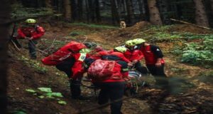 Serviciului Public Județean Salvamont – Salvaspeo Brașov va acorda primului ajutor calificat pe pârtia de schi Zănoaga din Bran