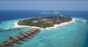 Aventurescu: Ai 4000 euro pentru Revelion. 3 nopți la Poiana Brașov sau o săptămână în Maldive? Ce alegi?