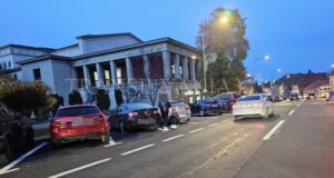 Scandalul continuă la Teatrul Dramatic! Brașovenii asistă la o ”comedie” slabă, în regia administrației locale
