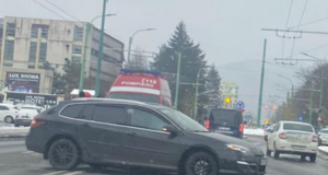 Accident rutier la Lux Divina. Un șofer nu s-a asigurat la schimbarea direcției de mers (FOTO)