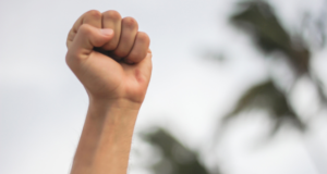 Salariații din cadrul Direcției Județene de Statistică Brașov au decis să facă un protest spontan