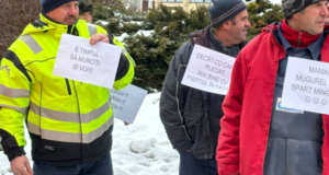 Salariații RIAL cer demisia directorului general, Chirilă Buga Elena! (FOTO)