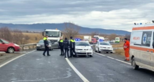 Un pieton a fost acostat de un autovehicul în zona localității Vădeni