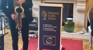 Sezonul artistic la Palatul Brukenthal Avrig este deschis cu expoziția de artă plastică „Armonii vizuale și sonore”