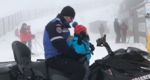 Un jandarm din Prahova a fost „eroul” unei franțuzoaice care și-a pierdut copilul pe pârtie (VIDEO)