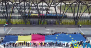 Caravana „Europa pentru tineri” a ajuns la Brașov! (VIDEO)
