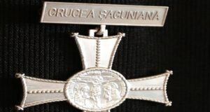 ”Crucea șaguniană” dusă în derizoriu de către ÎPS Laurențiu Streza! Toți bugetarii-șefi, bețivii, analfabeții și ”pârliții” din politică au primit-o!