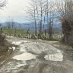 Comuna gropilor! Așa arată cea mai vizitată localitate din România! (GALERIE FOTO) 7 drum bran9