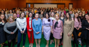 „Hai să vorbim despre noi!” – eveniment de referință organizat de Centrul Medical RMN Diagnostica Brașov, cu susținerea Alexandrei Crivineanu