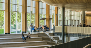Universitățile nu mai pot majora taxele studenților în timpul ciclului de studii