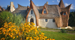 Castelul de Lut Valea Zânelor schimbă regulile de vizitare și rămâne deschis doar pentru clienții terasei