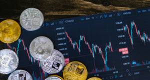 O nouă metodă de fraudă ia amploare în România: propuneri de investiții online în acțiuni/criptomonede, din partea companiilor de distribuție de utilități